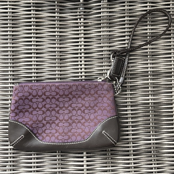 Coach wristlet - Picture 5 of 9